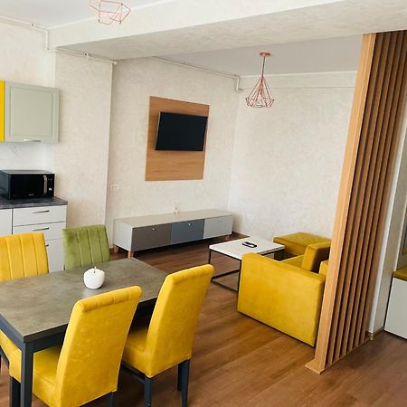 Myamar Apartment Mamaia Esterno foto