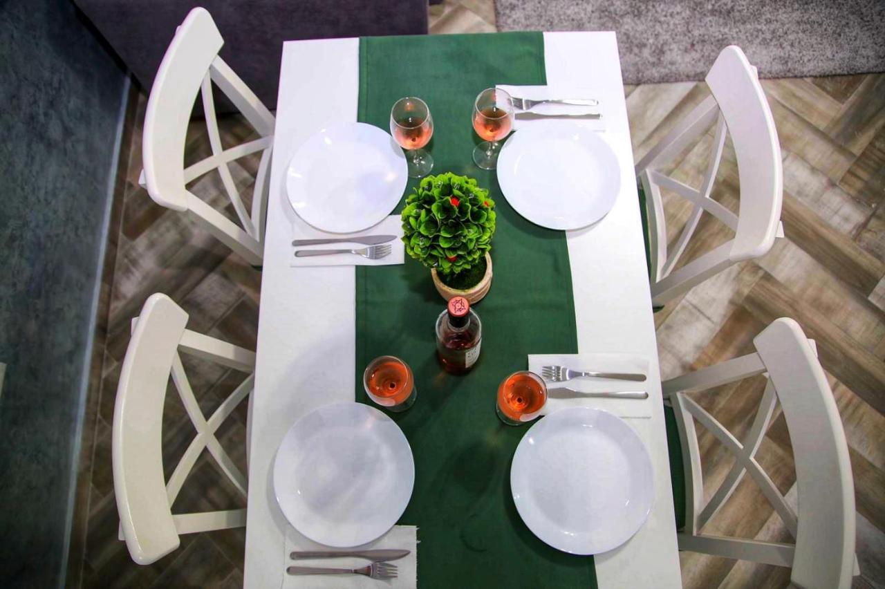 Myamar Apartment Mamaia Esterno foto