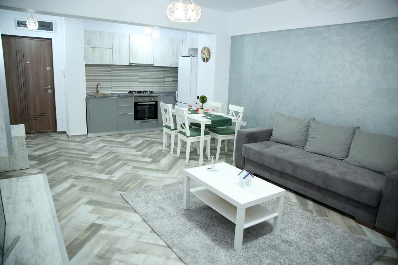 Myamar Apartment Mamaia Esterno foto