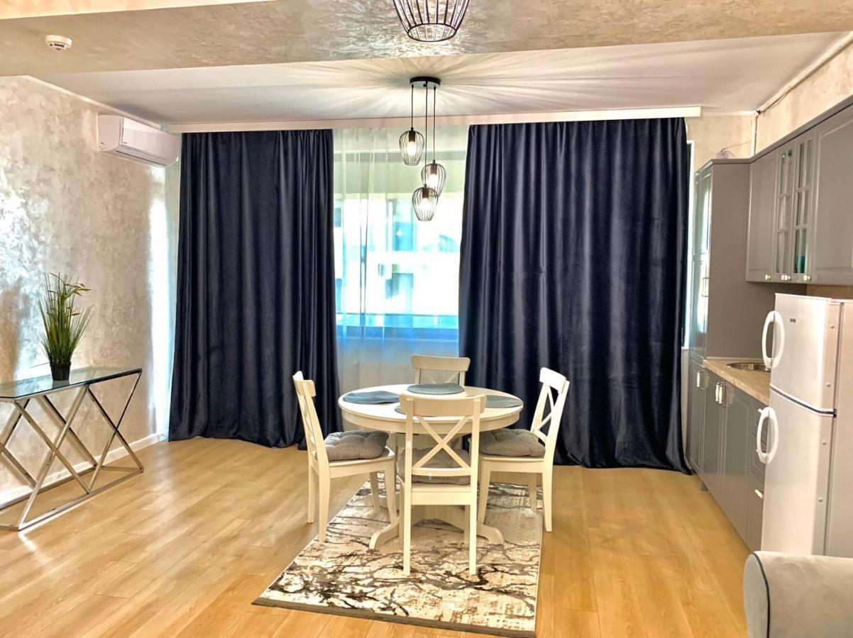 Myamar Apartment Mamaia Esterno foto