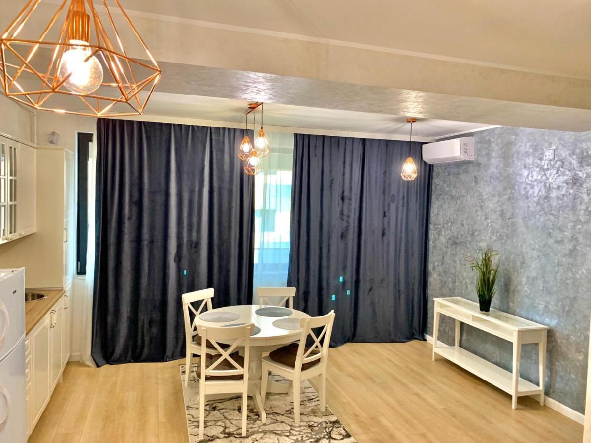 Myamar Apartment Mamaia Esterno foto