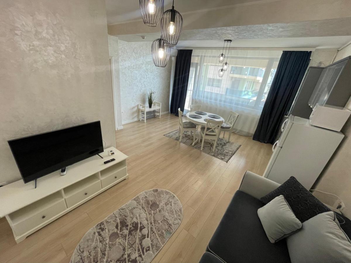 Myamar Apartment Mamaia Esterno foto