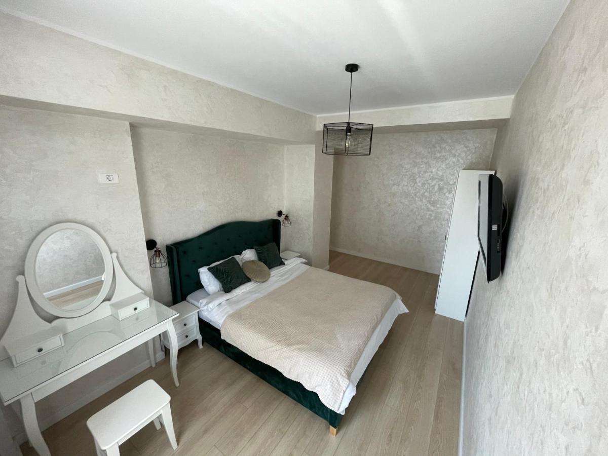 Myamar Apartment Mamaia Esterno foto
