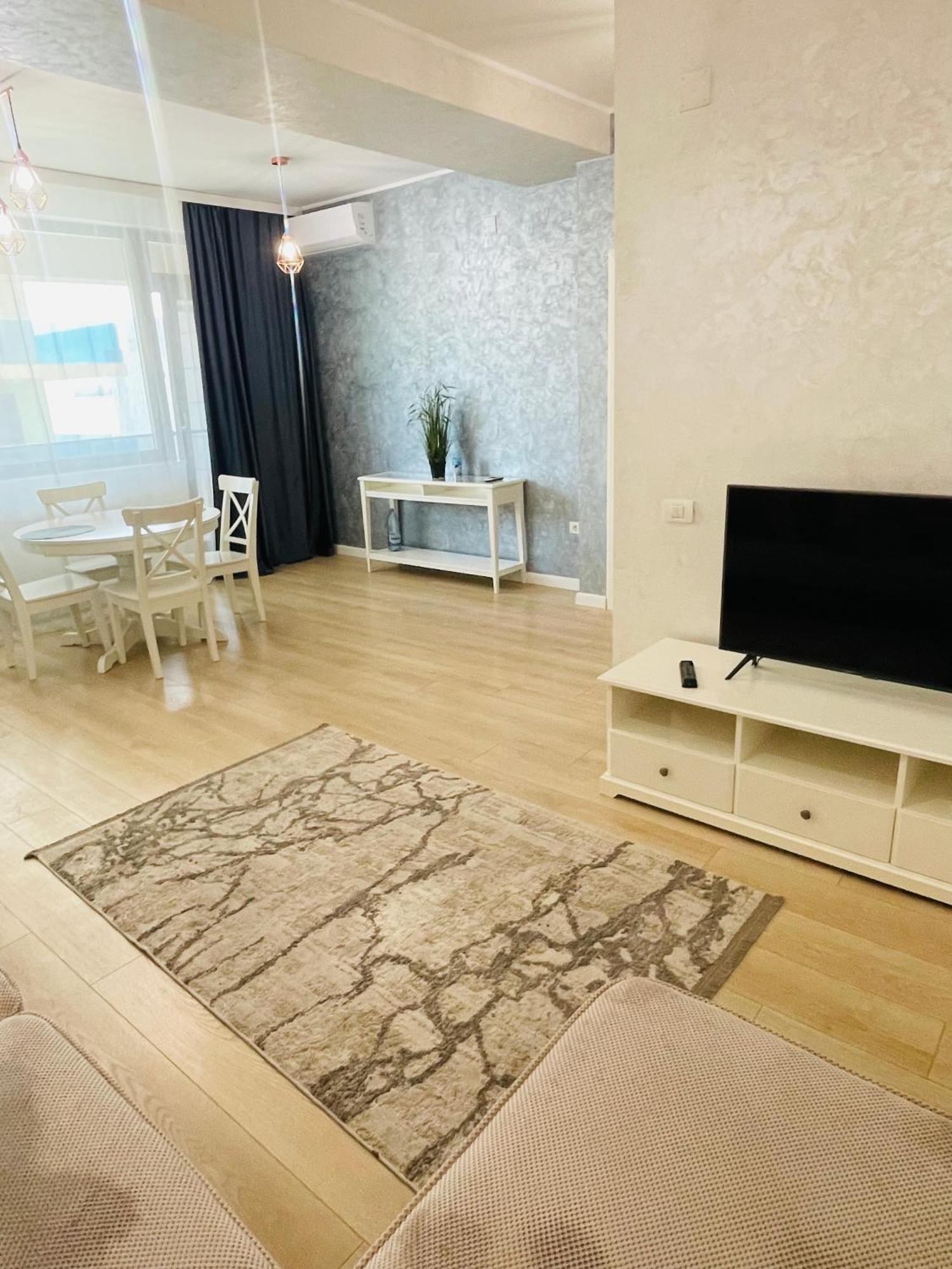Myamar Apartment Mamaia Esterno foto