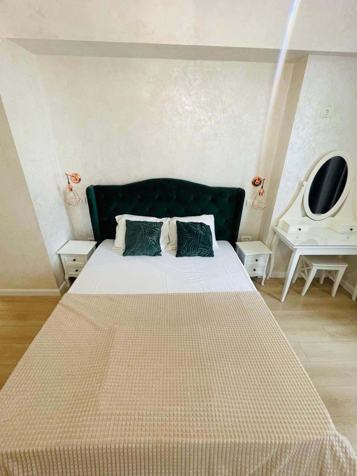 Myamar Apartment Mamaia Esterno foto