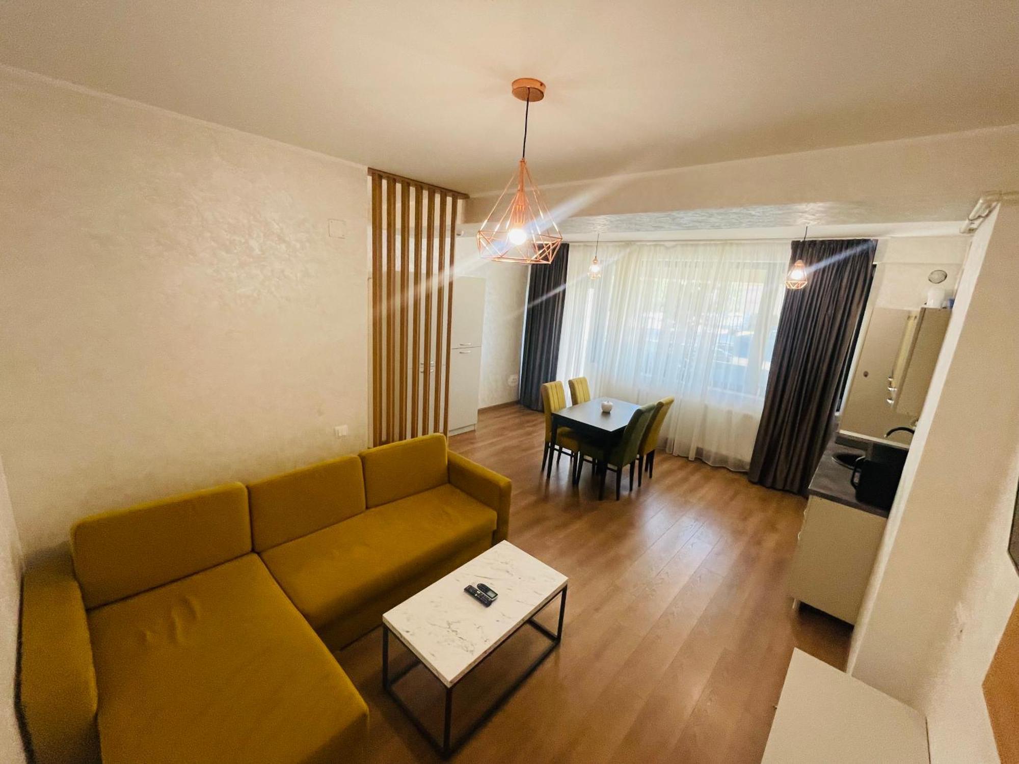 Myamar Apartment Mamaia Esterno foto